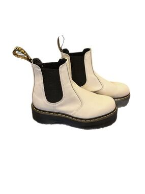 Dr. Martens Platform Chelsea Boots | Size US 8 EU 39